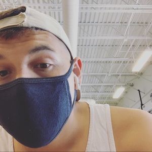 Meet your Posher, Efrain